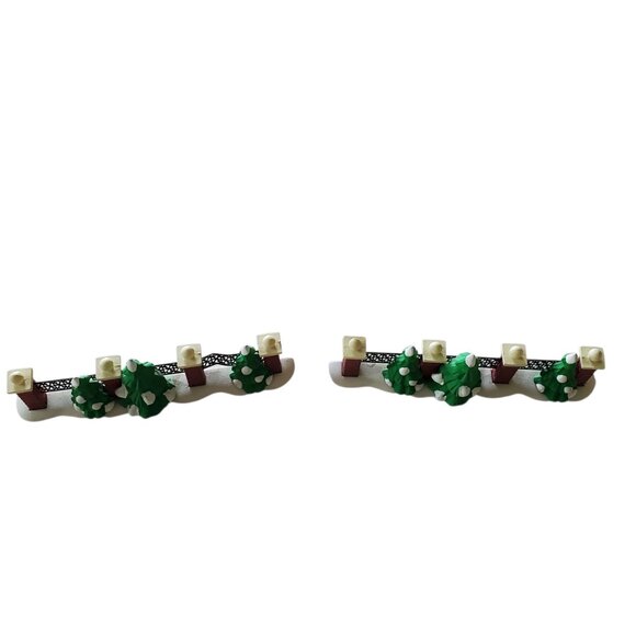 Department 56 Two Tree Lined Fences with Mailbox - Picture 10 of 15